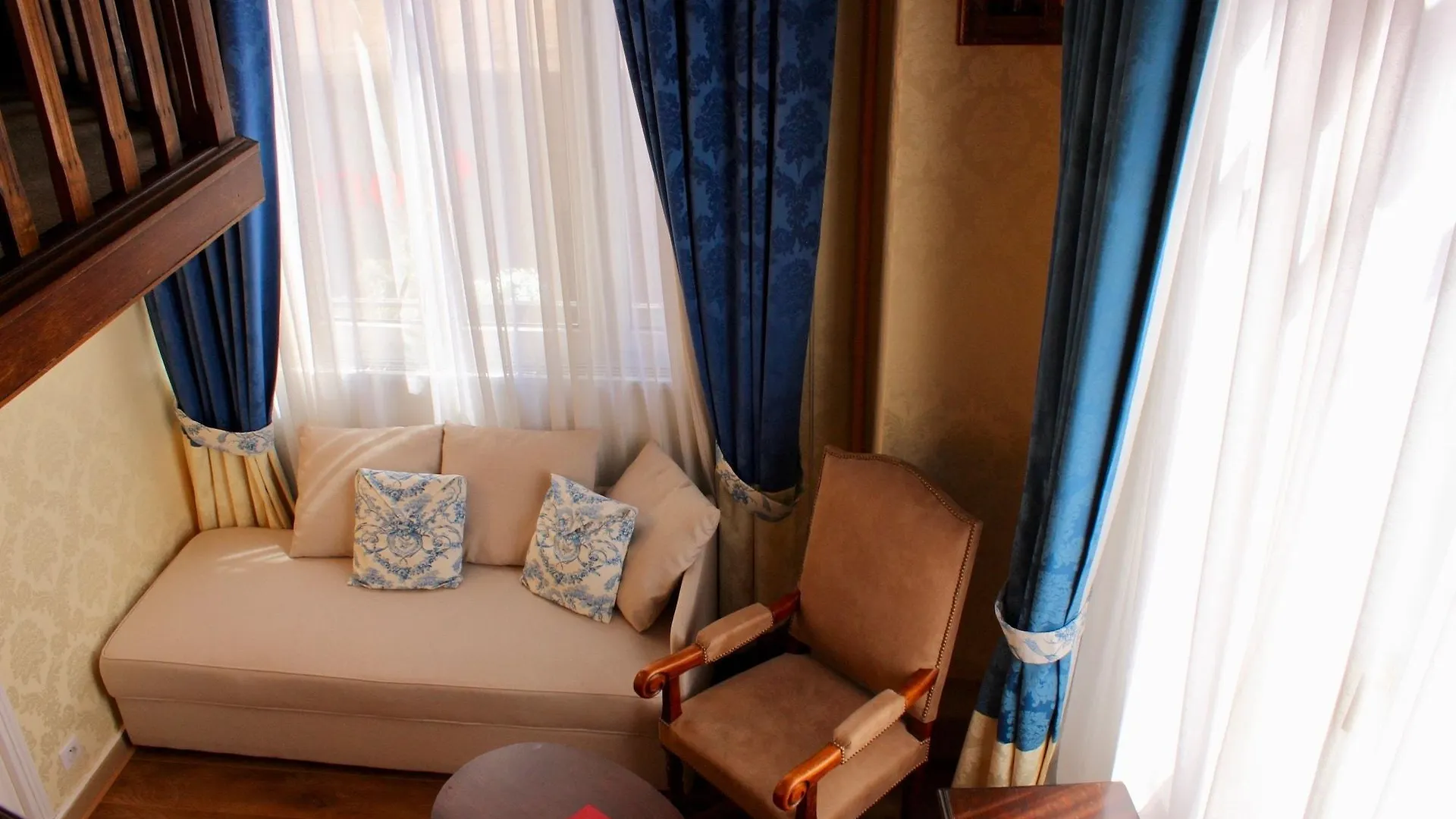 Hotel De La Bretonnerie Paris