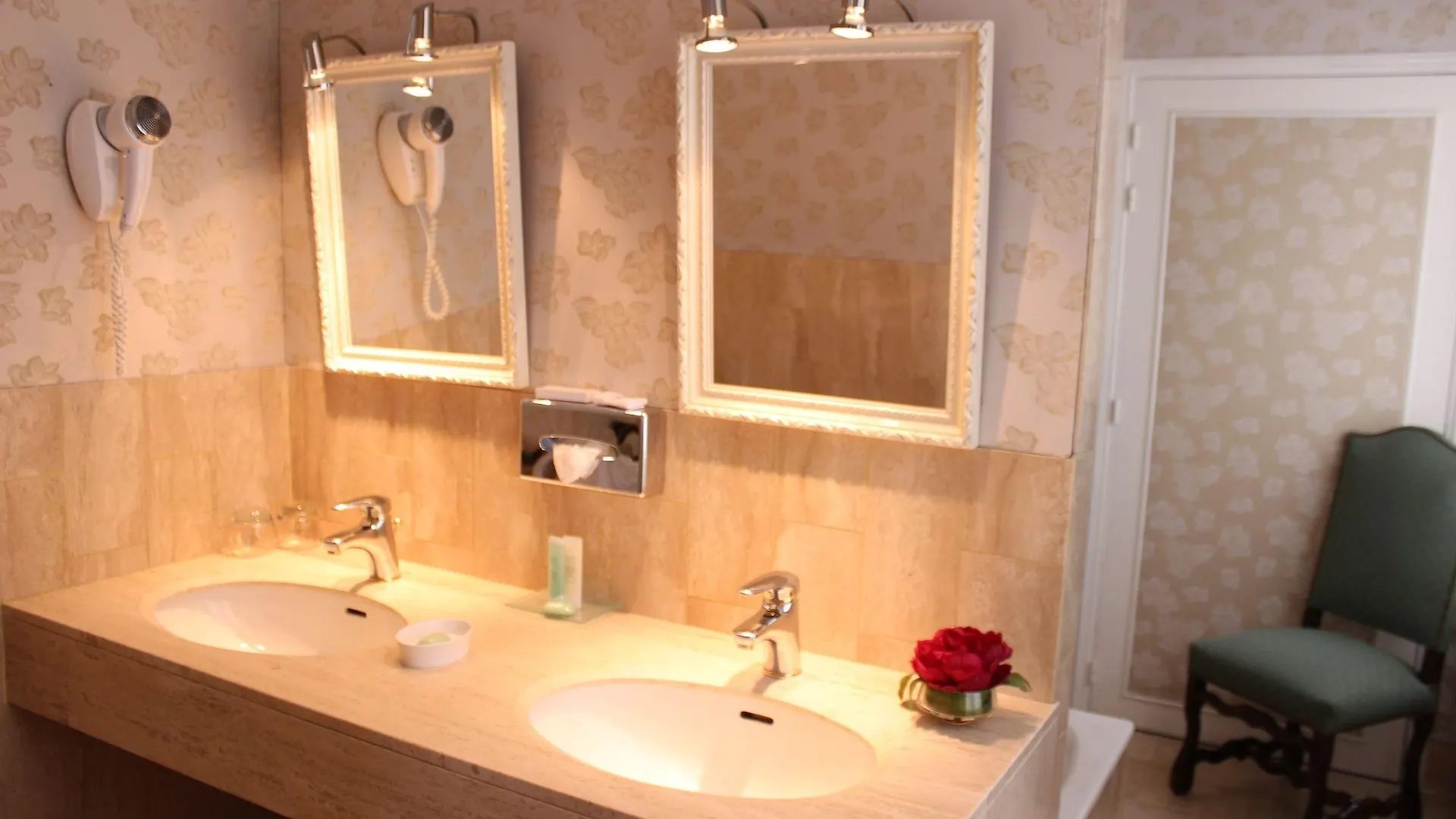 De La Bretonnerie Hotel Paris