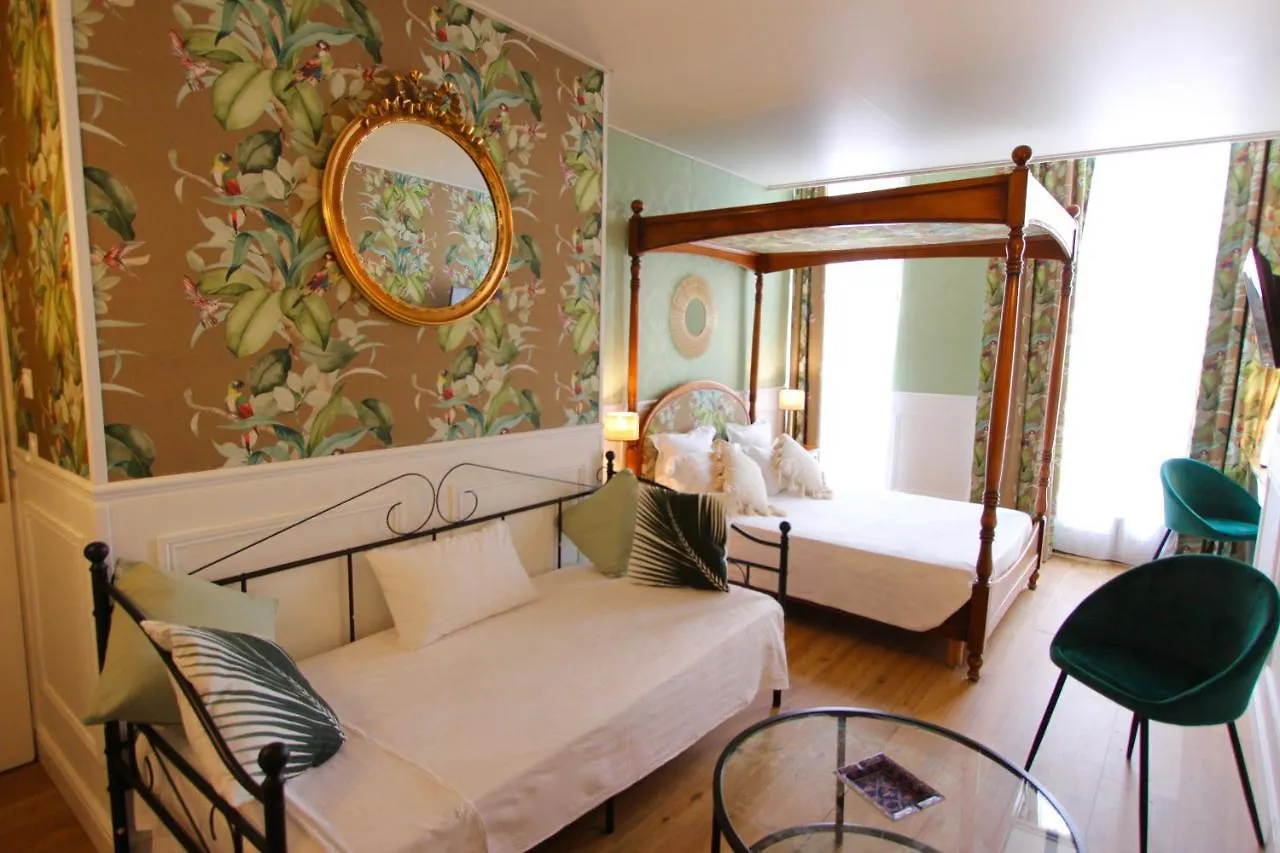 De La Bretonnerie 3* Paris