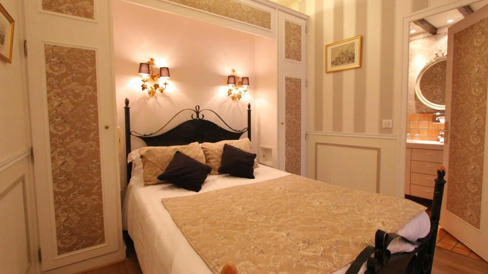 De La Bretonnerie 3* Paris